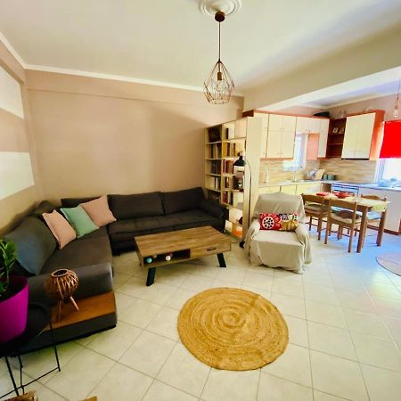 Cottage House,With Big Garden & Lawn Amaliada Luaran gambar