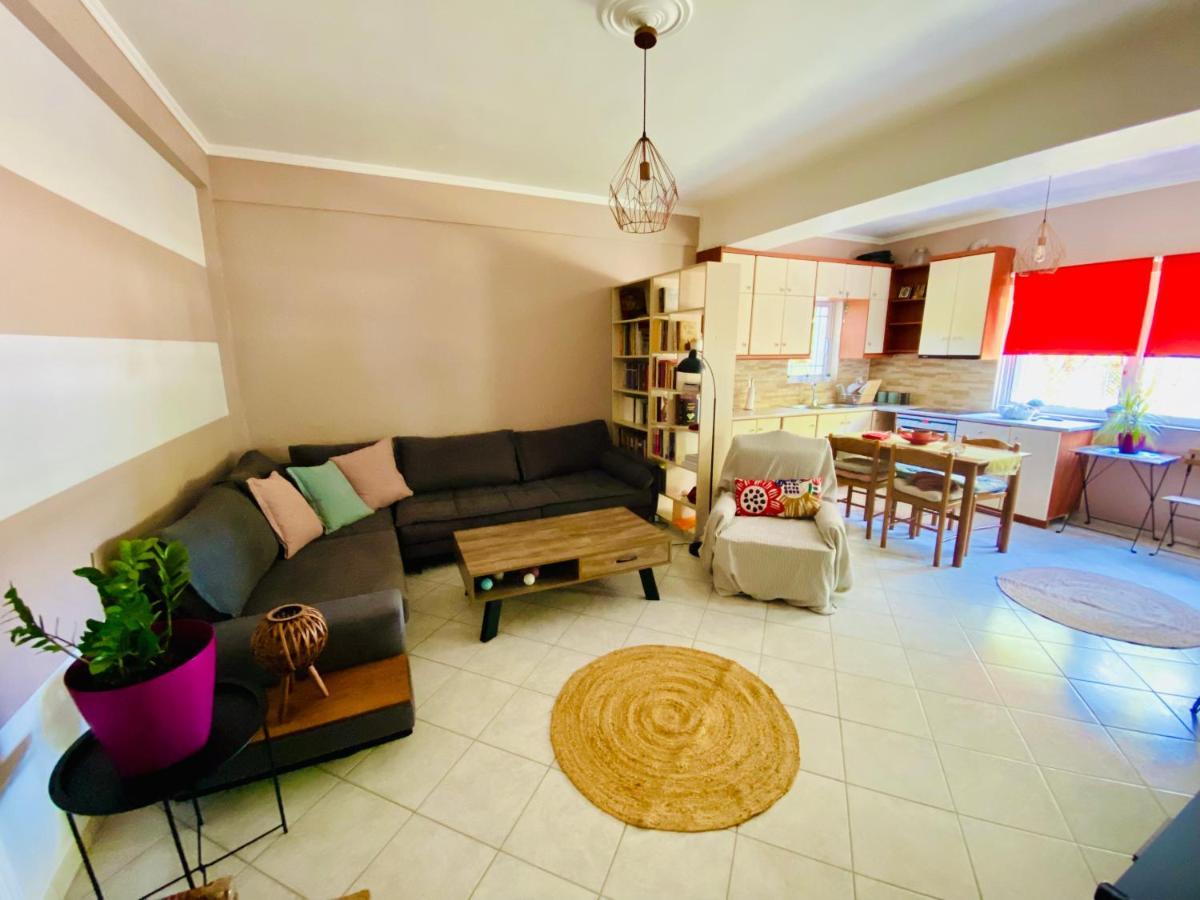 Cottage House,With Big Garden & Lawn Amaliada Luaran gambar