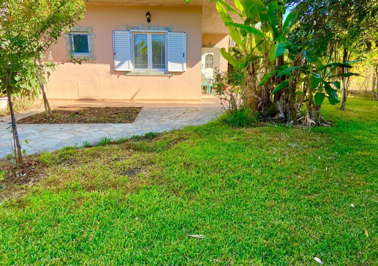 Cottage House,With Big Garden & Lawn Amaliada Luaran gambar